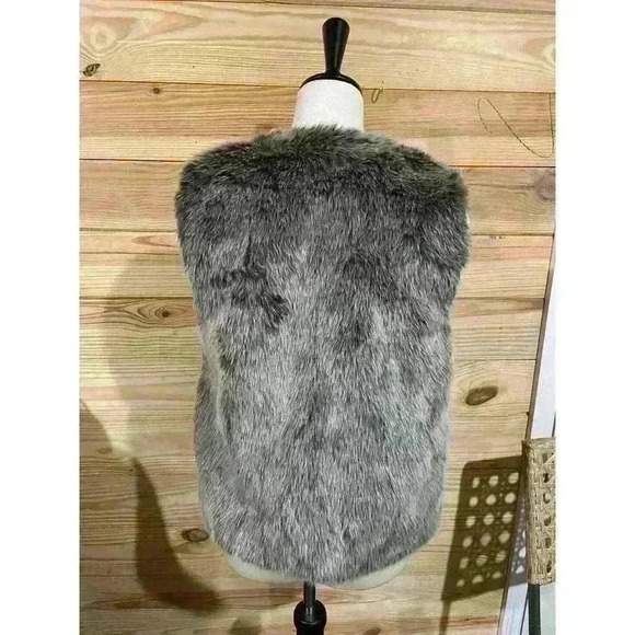Aritzia Talula Park Slope Faux Fur Vest, size XXS - Picture 9 of 11